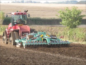 Tractor pulled cultivator